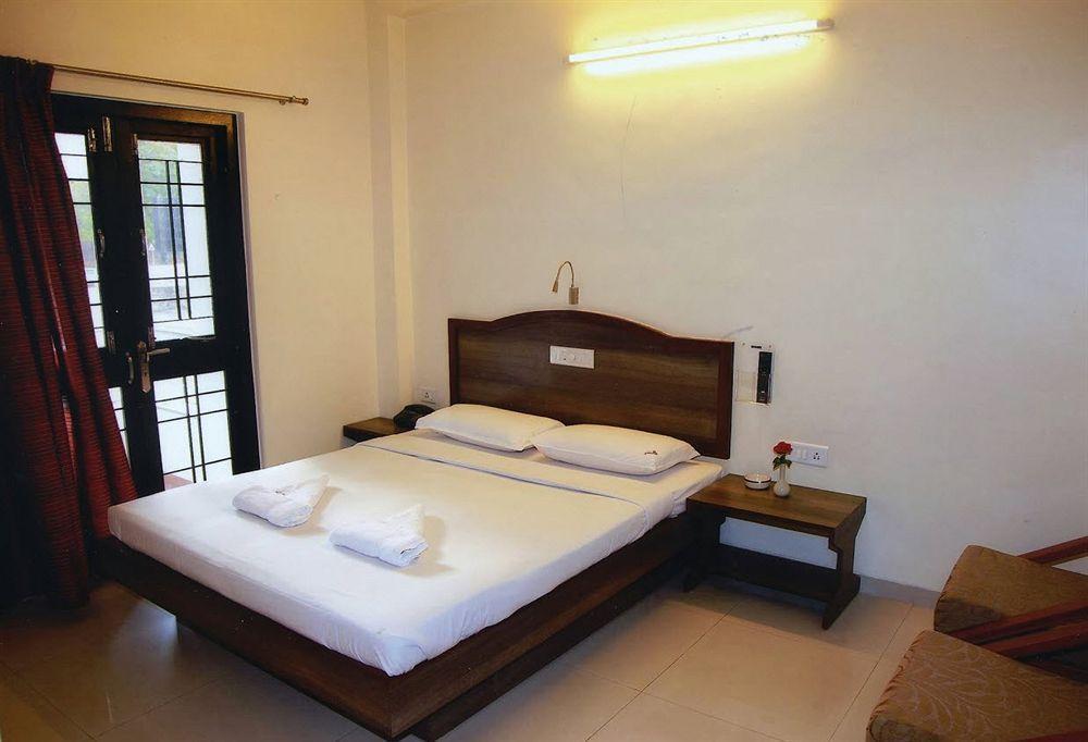 Hotel Ashiyana Púna Exteriér fotografie